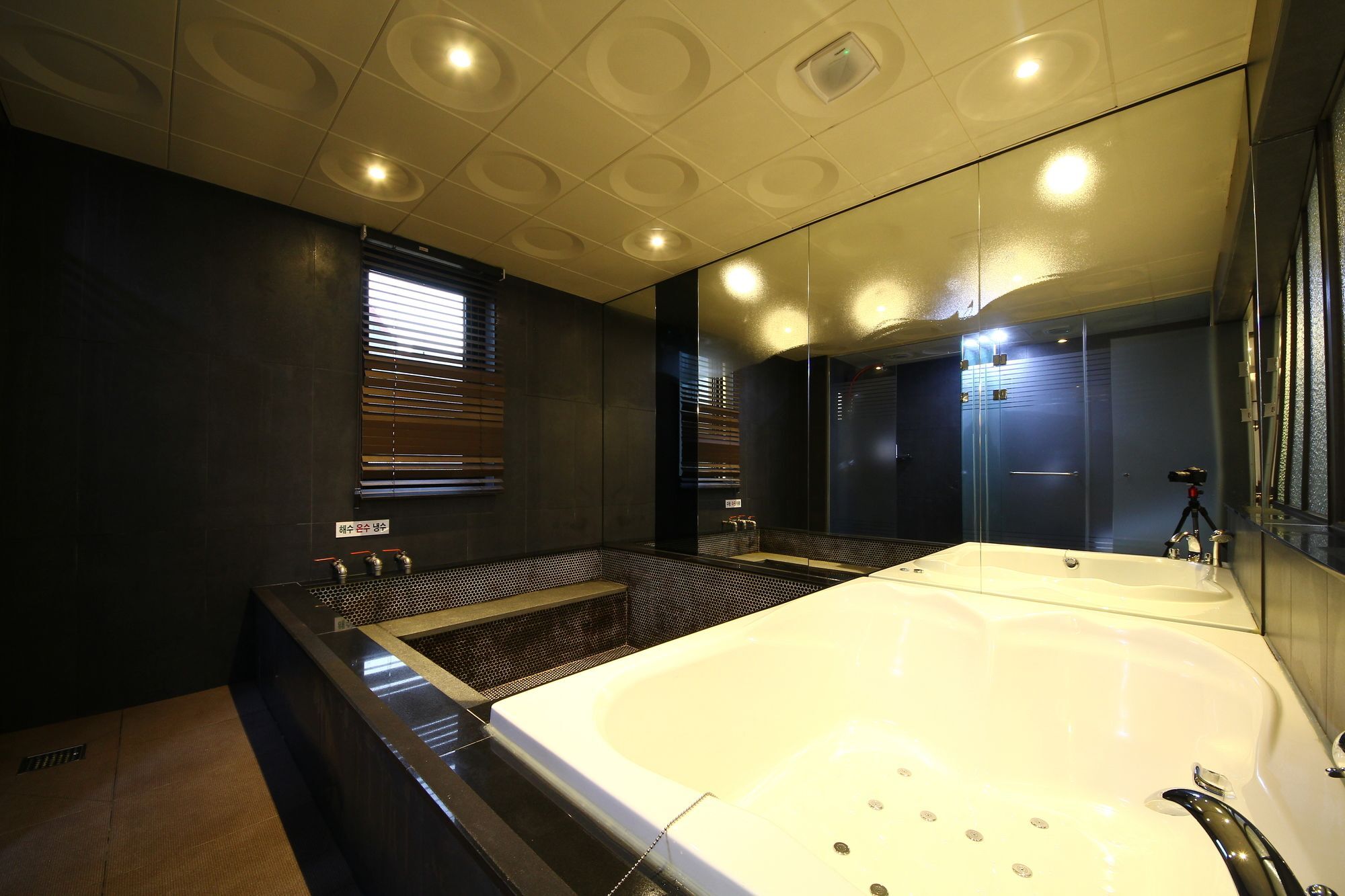 Habibi Hotel Inchon Exteriör bild